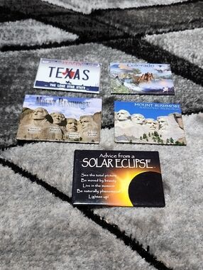 COLLECTION OF UNITED STATES LANDMARKS ATTRACTIONS SOUVENIR MAGNETS BUNDLE